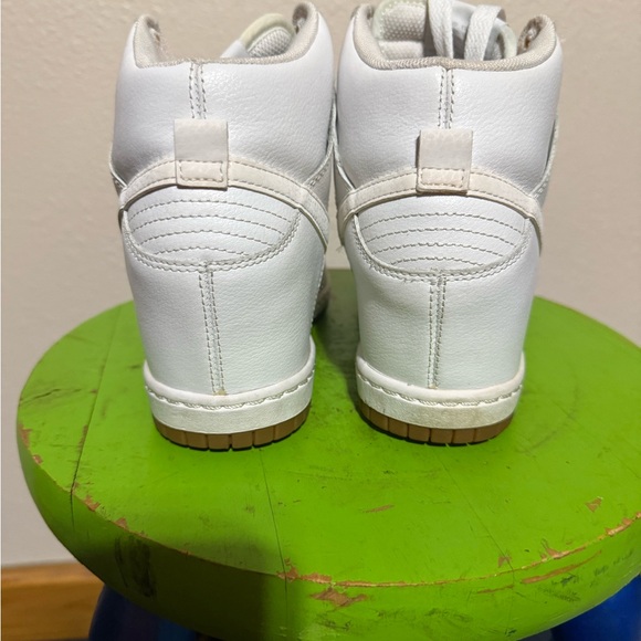 Nike Dunk High White High-Top Sneakers - Picture 3 of 6